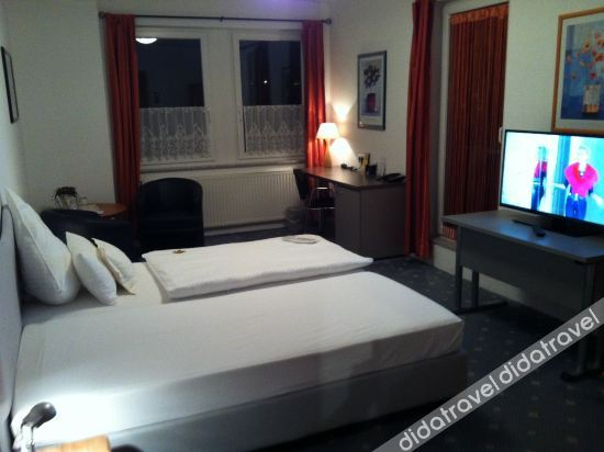 Others 2, Hotel Abalone, Remscheid