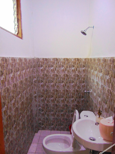 Bathroom 3, Pangulatan Beach Resort - Dormitory, Taytay
