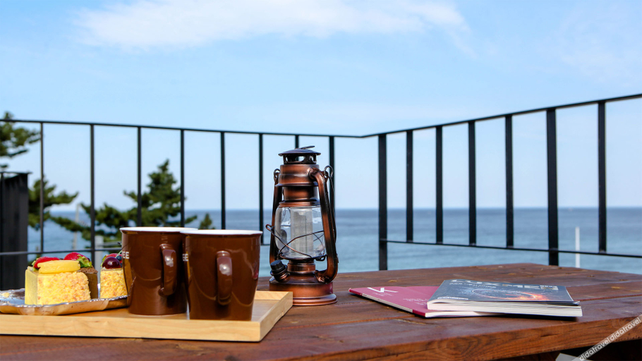 Food & Drinks, JD38 Pension, Gangneung