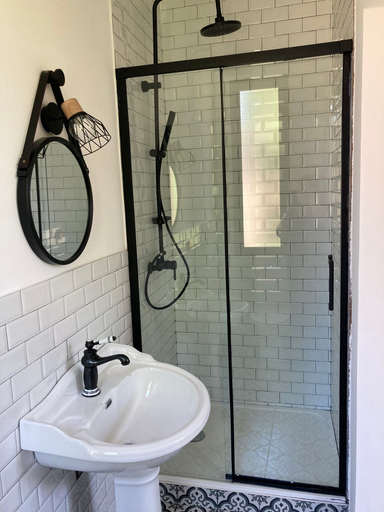 Bathroom 3, La Demeure Coloniale, Haute-Corse