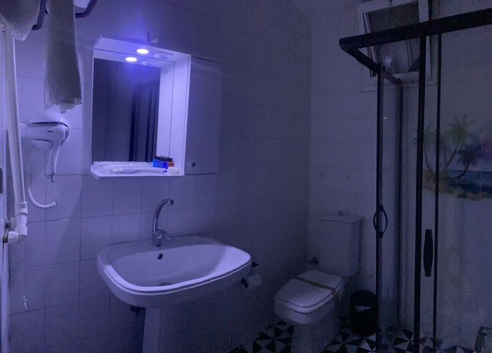 Bathroom 3, No 19 Suite Pendik Otel, Pendik