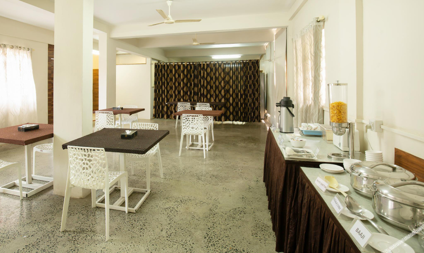 Food & Drinks 5, Treebo The Qasr, Ernakulam