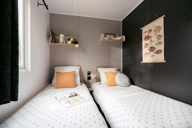 Bedroom 2, Camping Le Walric, Somme