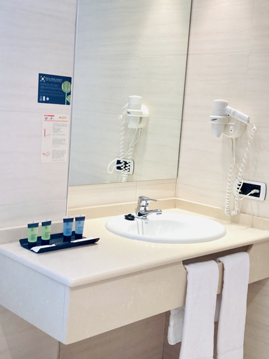 Bathroom 4, Doña Lola, Castellón