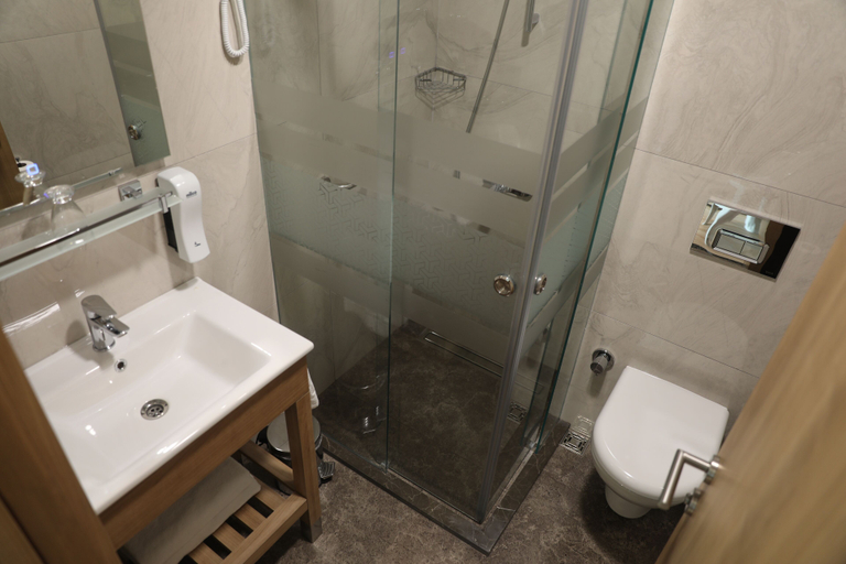 Bathroom 5, Radar Otel, Bahçelievler