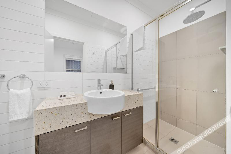 Bathroom 3, Grosvenor 3121 Richmond, Melbourne
