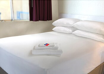 Others 5, American Star Inn, Callahan