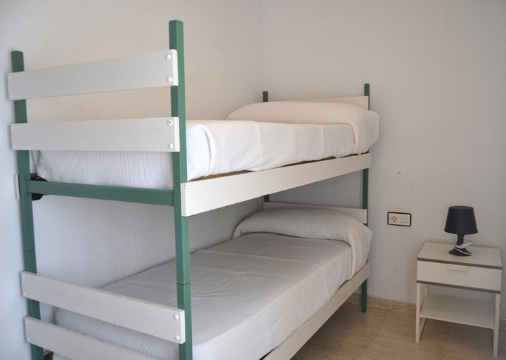 Room 2, Apartamentos Taravilla, Murcia