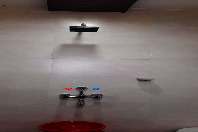 Bathroom 3, Hotel Adarsha Palace, Belgaum