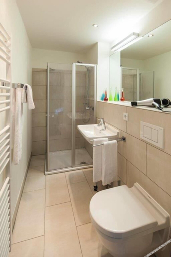 Bathroom, Pandion Boardinghouse, München