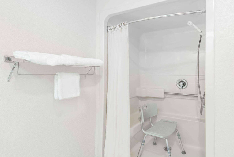 Bathroom 3, Wingate by Wyndham Somerset, Somerset