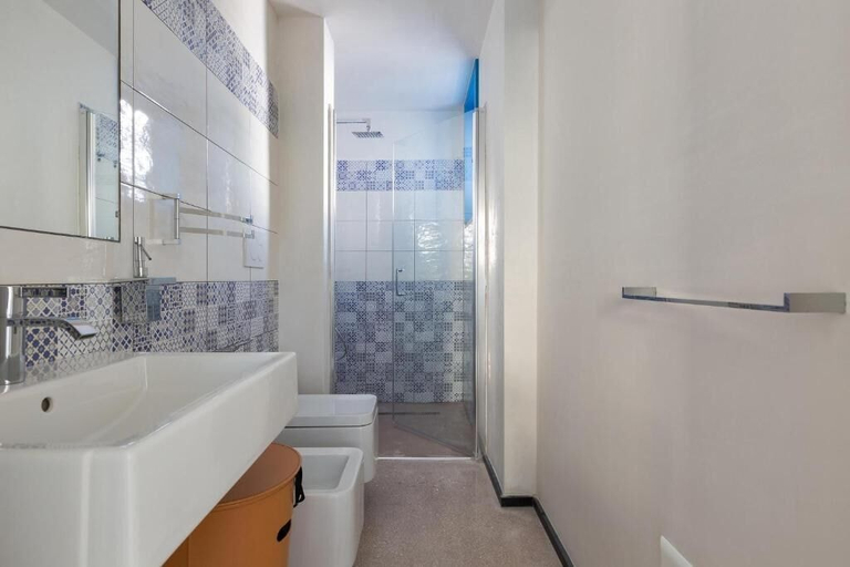Bathroom 5, Solmaris Seaside, Taranto