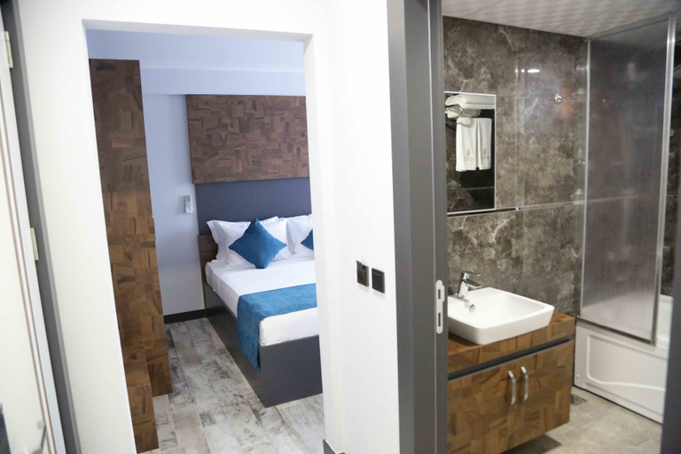 Others 3, Ladik Hotel, Akköy