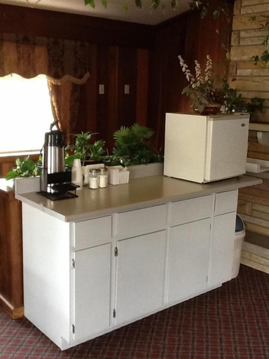 Food & Drinks, Caronoda Motel, Muhlenberg