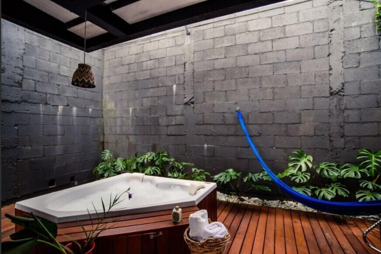 Others 4, Casa do Bambu, Ilhabela