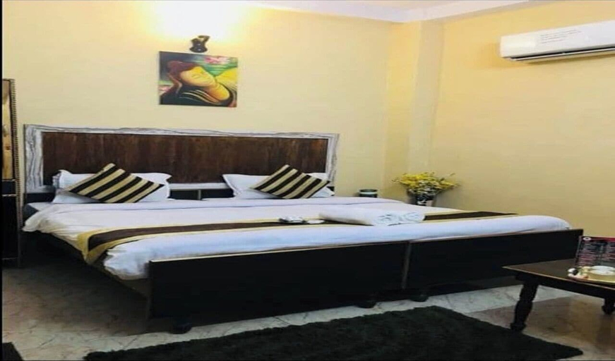 Bedroom 3, Hotel Aanvi Palace, Varanasi
