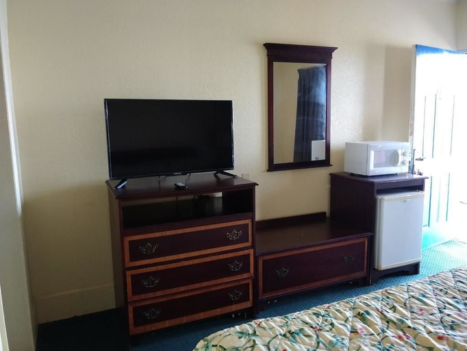 Others 3, Motel 6 Williamston, NC – Highway 17, Martin