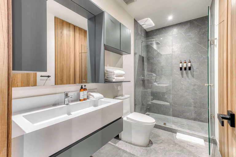 Bathroom 2, Luxury Studio - Revolution Monument View - Gym, Mexico City