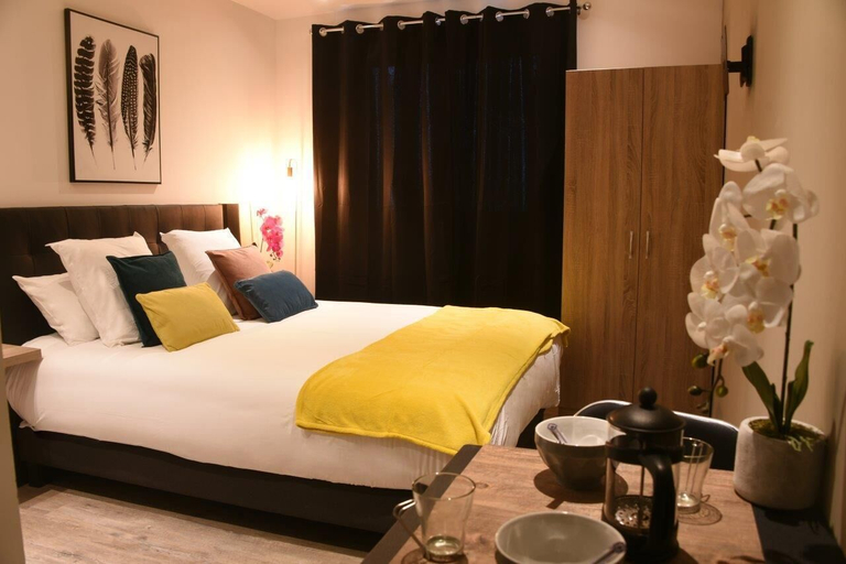 Bedroom 2, Home Place, Gironde
