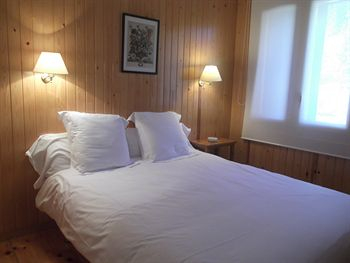 Others 4, Hotel Tobazo, Huesca