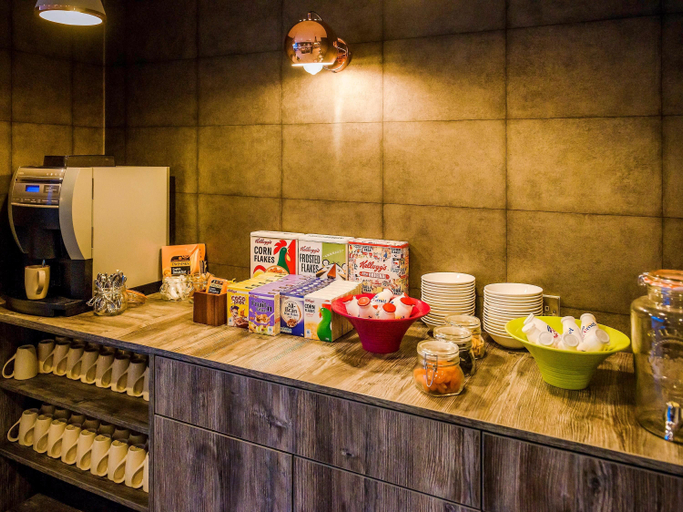 Food & Drinks, Ibis Styles Birmingham Hagley Road, Birmingham