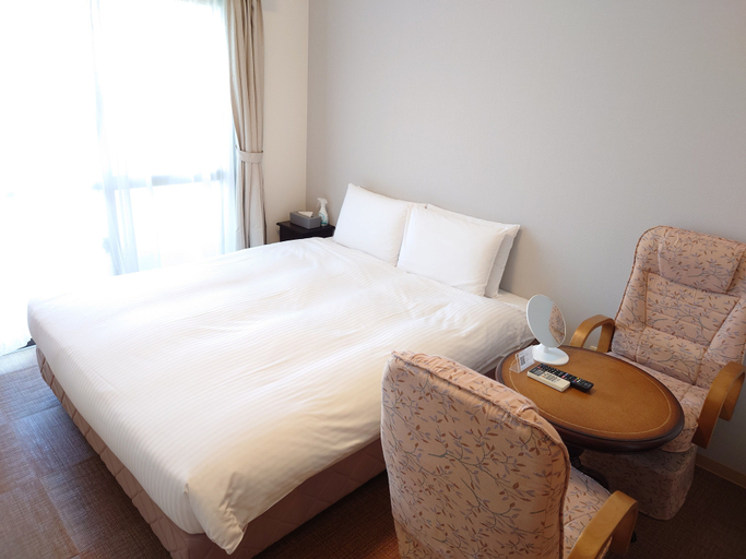 Bedroom 2, Cosmos Shintoshin Hotel, Naha