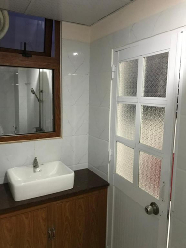 Bathroom 5, Hoang Anh Hotel, Di An