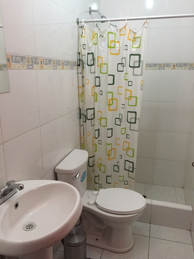 Bathroom 3, Hostal Rodinn, Nazca