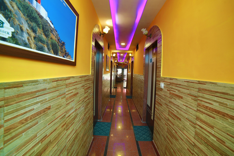 Public Area 3, Hotel Good Luck Residency, Mount Abu, Sirohi