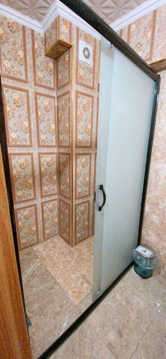 Others 3, Redamancy Hotel, Fatih