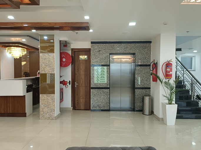 Public Area 2, RR Hotel and Resort, Kangra