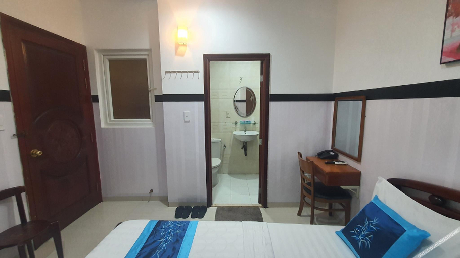 Bedroom 2, Lam Sơn Hotel , District 11