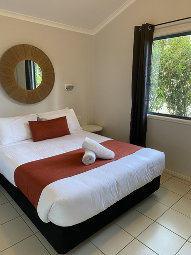 Bedroom 3, Landsborough Holiday Park, Caloundra - Rail Corridor