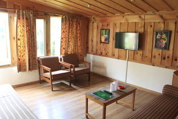 Others 2, Hotel Volga, Anantnag