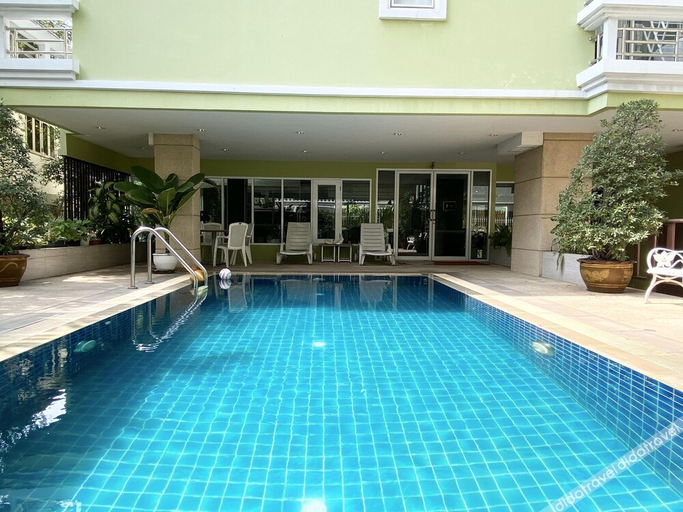 Others 2, 14 Place Sukhumvit Suites, Khlong Toey