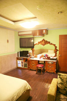 Others 5, Incheon (Yeonanbudu) Sydney, Jung