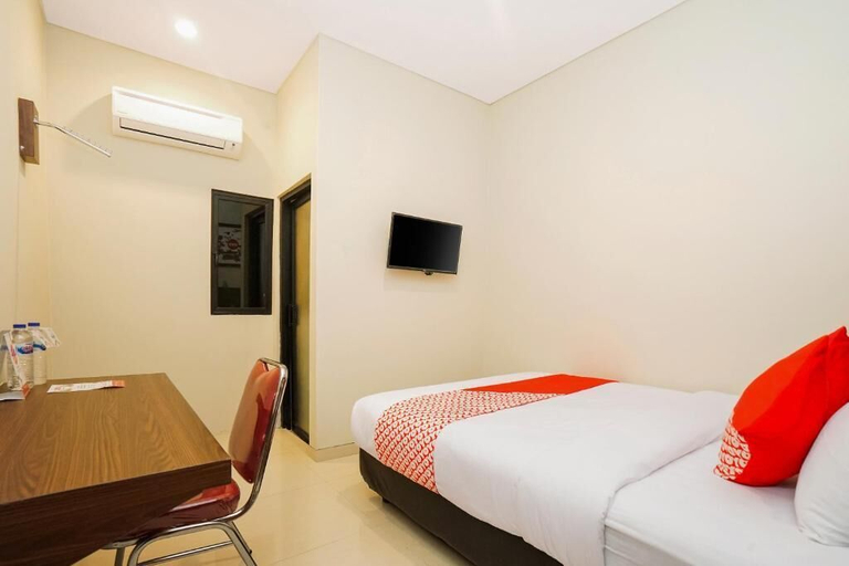 Others 2, Capital O 449 The Colins, Surabaya
