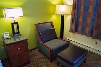 Guestroom 3, Sullivan Trail Inn & Suites, Monroe