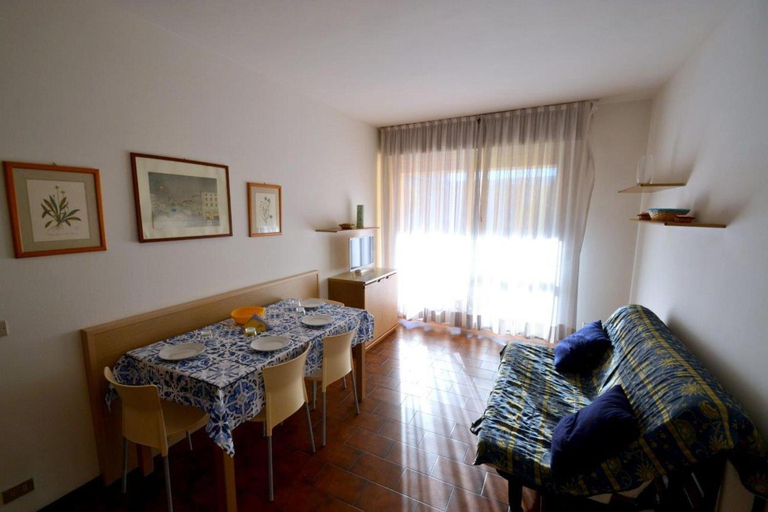 Restaurant 4, Bright and spacious vacation home near the beach, Venezia