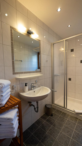 Bathroom 4, Apparthaus & Chalets Hofer, Schwaz