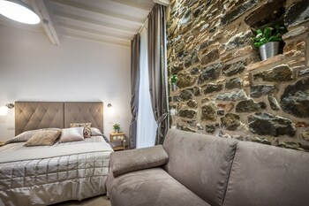 Others 4, Relais Gaia, Florence