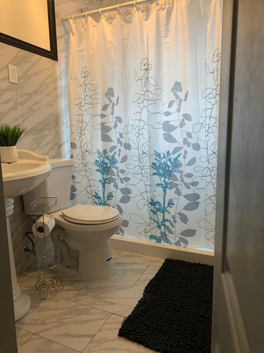 Bathroom 4, The Hennepin House-Private Yard &Parking, Niagara