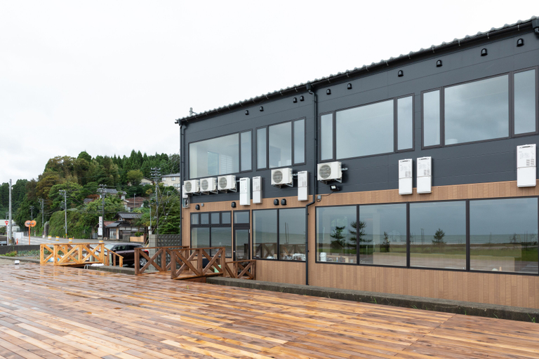 Exterior & Views 2, Imigre, Himi