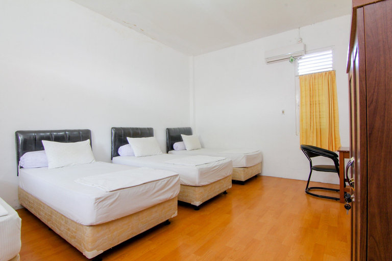 Others 2, Lestari Guesthouse, Padang