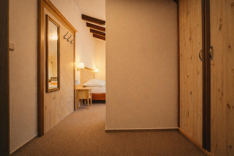 Others 2, Hotel Obri Sud Javornik, Liberec