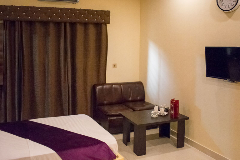 Others 3, Hotel Days Inn Two, Lahore
