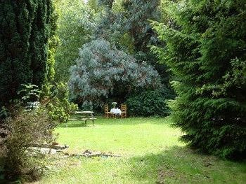 Property Grounds 3, Da Vinci Guest House Gatwick, West Sussex