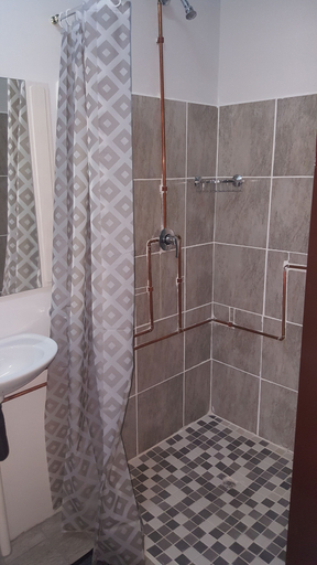 Bathroom, Klein Parys, Fezile Dabi