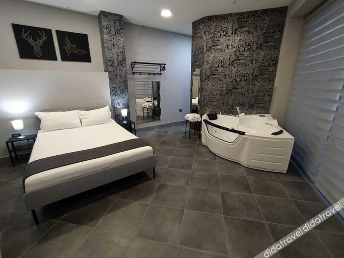 Others 4, Living Bed and Breakfast, Napoli