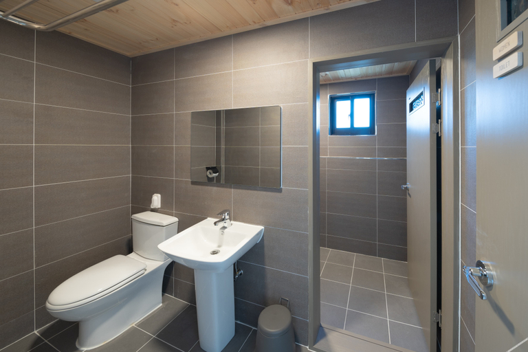 Bathroom 4, Sagye Yeohaeng Guesthouse, Seogwipo